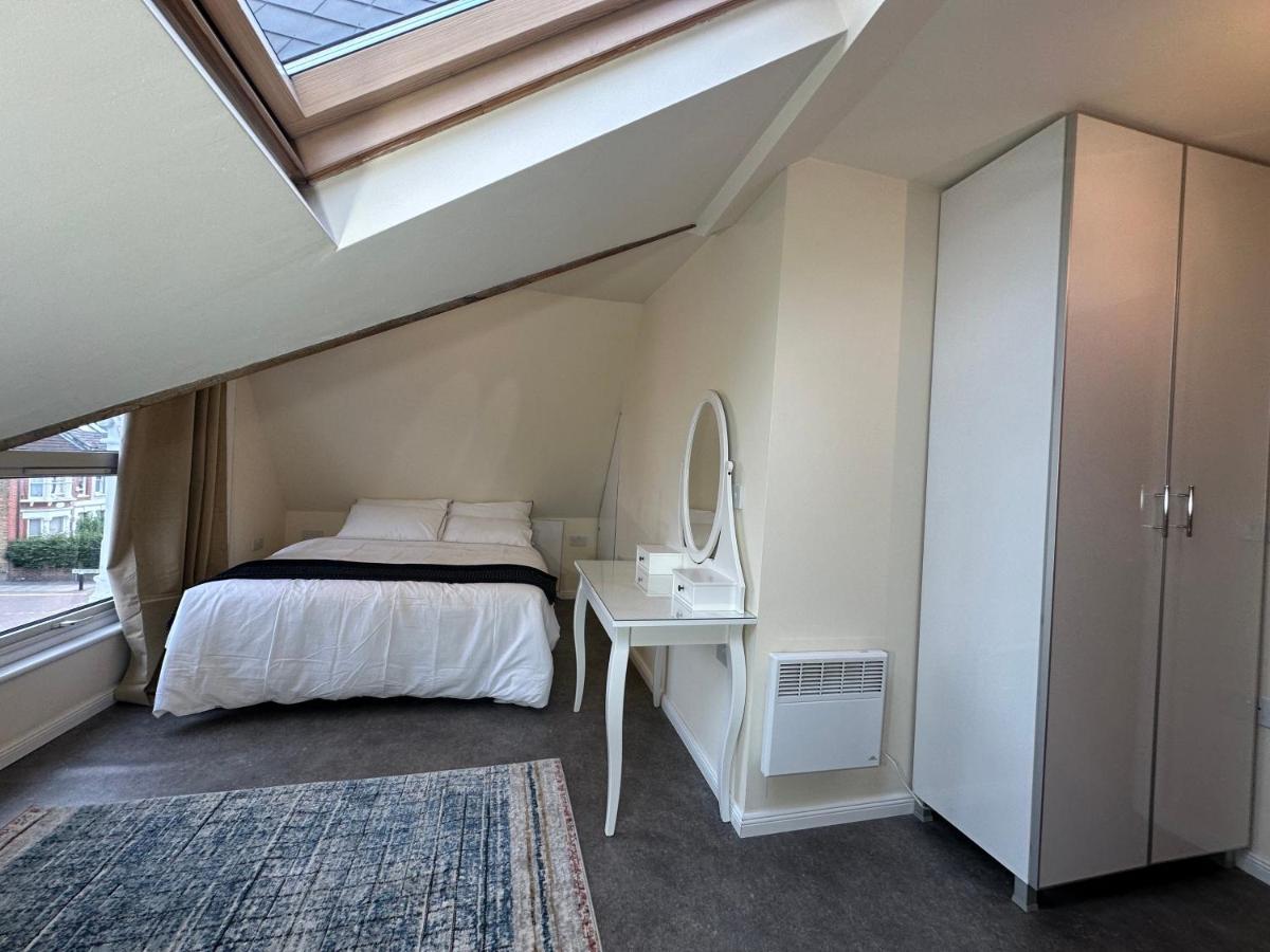 North London A Spacious 7 Bedroom House Accommodating Up To 18 People Complete With Own Gym And Table Tennis Buitenkant foto