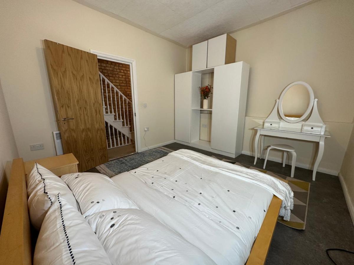 North London A Spacious 7 Bedroom House Accommodating Up To 18 People Complete With Own Gym And Table Tennis Buitenkant foto