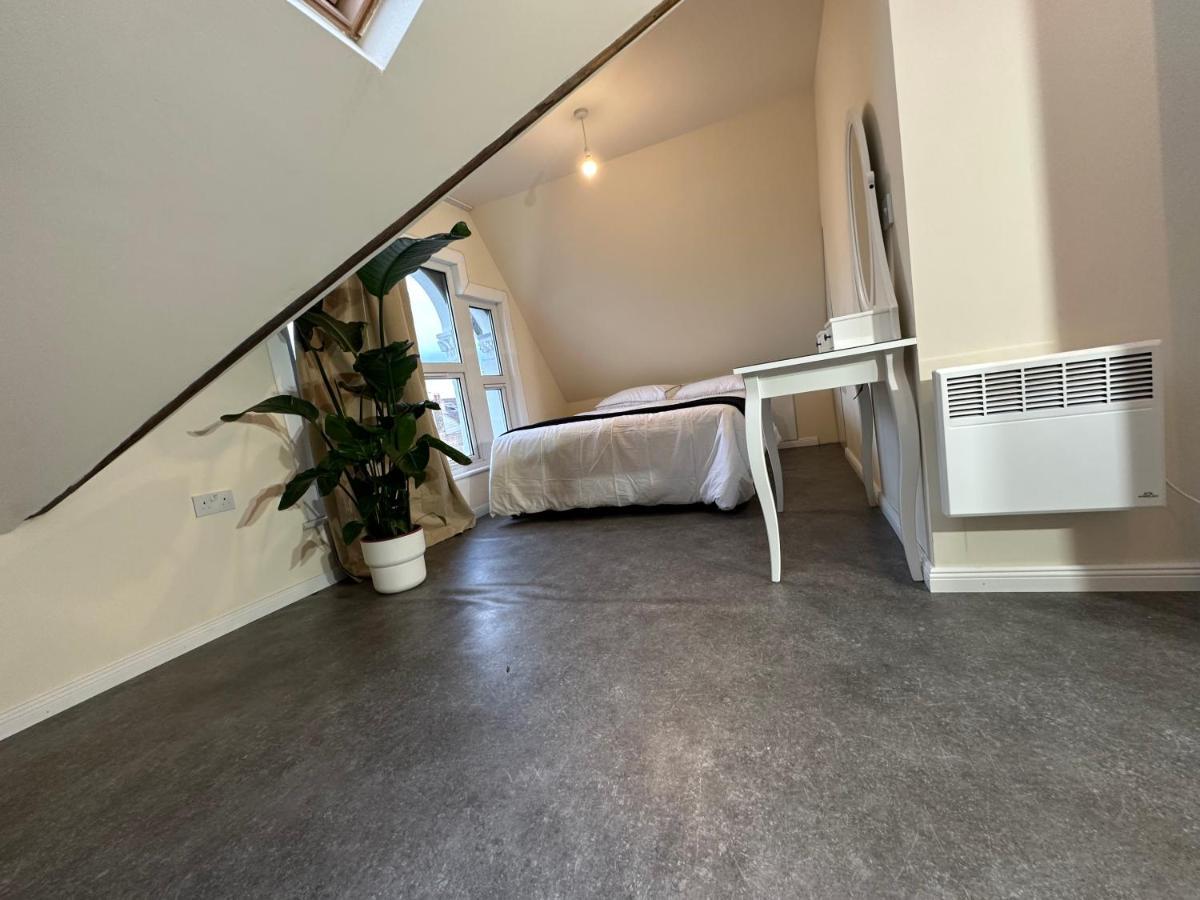 North London A Spacious 7 Bedroom House Accommodating Up To 18 People Complete With Own Gym And Table Tennis Buitenkant foto