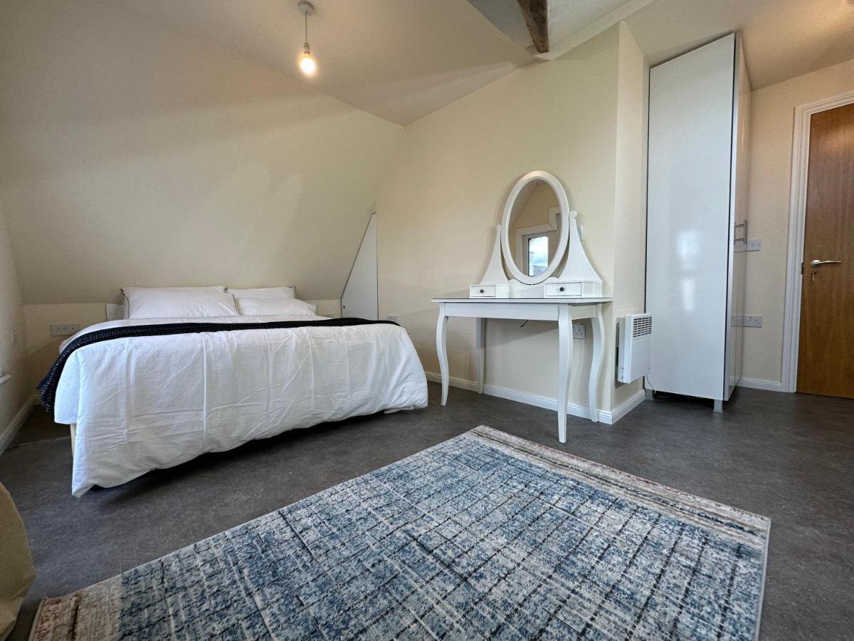 North London A Spacious 7 Bedroom House Accommodating Up To 18 People Complete With Own Gym And Table Tennis Buitenkant foto