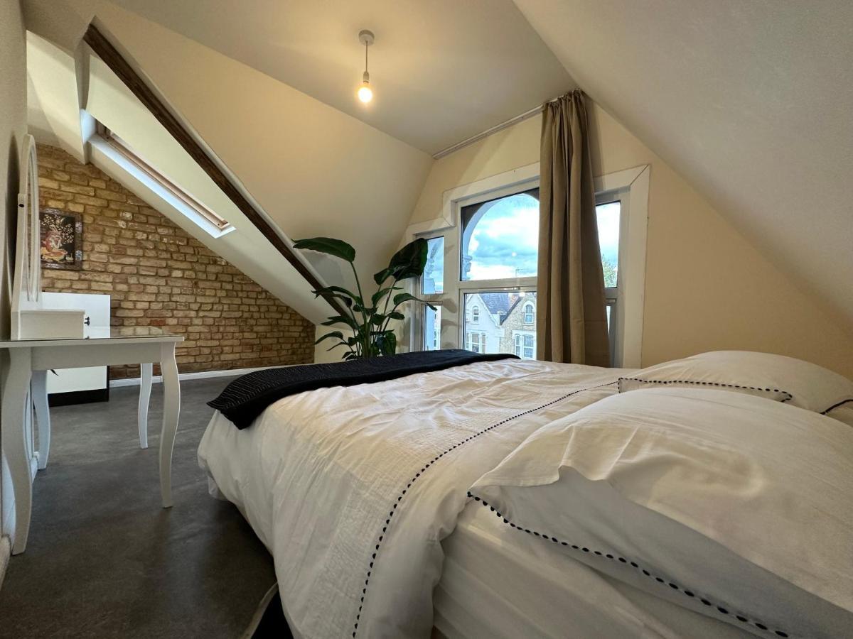 North London A Spacious 7 Bedroom House Accommodating Up To 18 People Complete With Own Gym And Table Tennis Buitenkant foto