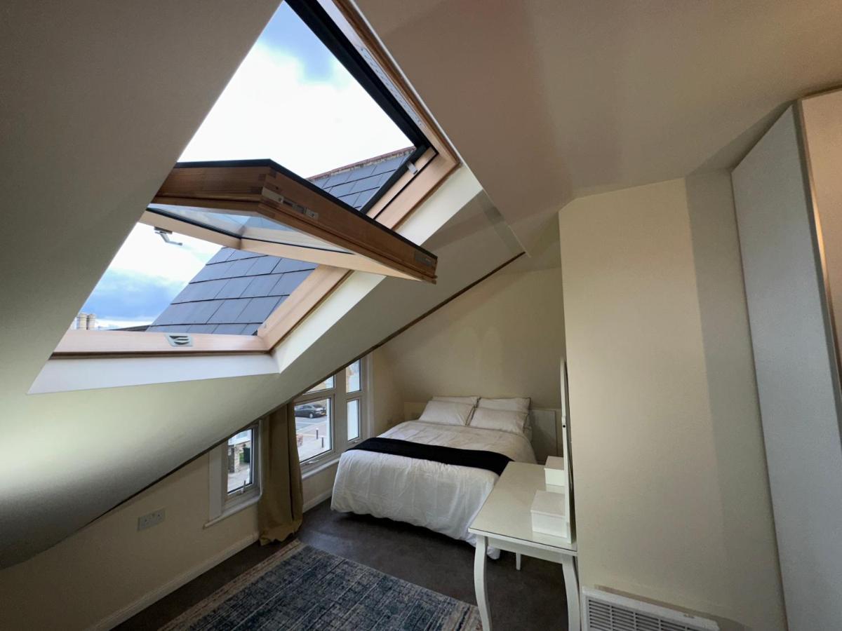 North London A Spacious 7 Bedroom House Accommodating Up To 18 People Complete With Own Gym And Table Tennis Buitenkant foto