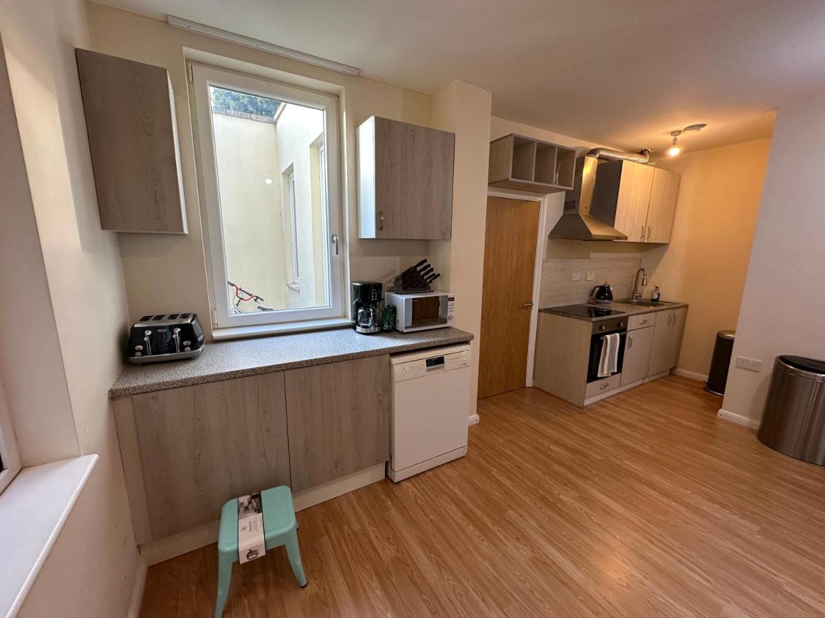 North London A Spacious 7 Bedroom House Accommodating Up To 18 People Complete With Own Gym And Table Tennis Buitenkant foto